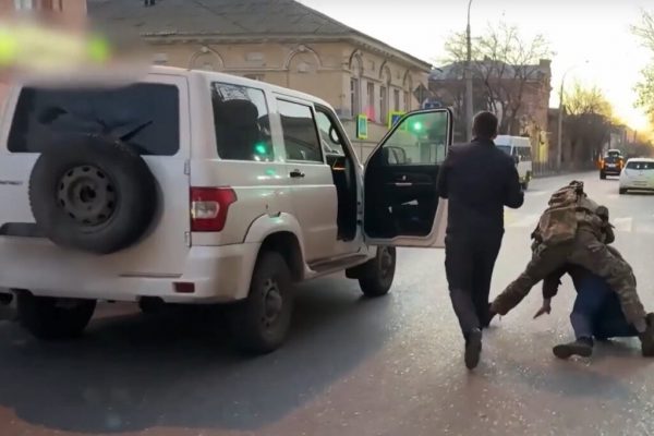 В Астрахани полицейские инсценировали сбыт наркотиков, подставив местного жителя | АРБУЗ