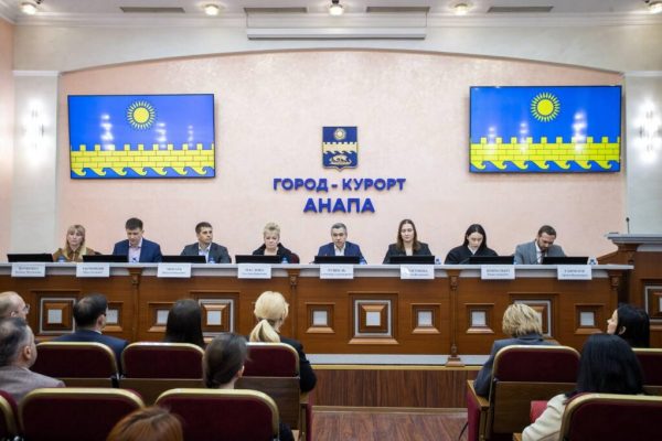 Перспективы открытия пляжей в Анапе обсудили на выездном совещании с вице-губернатором Кубани