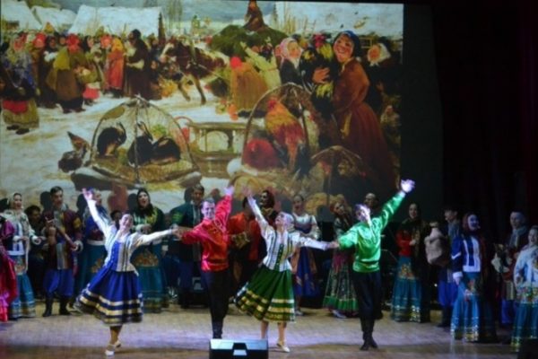 Астраханские артисты активно гастролируют по области