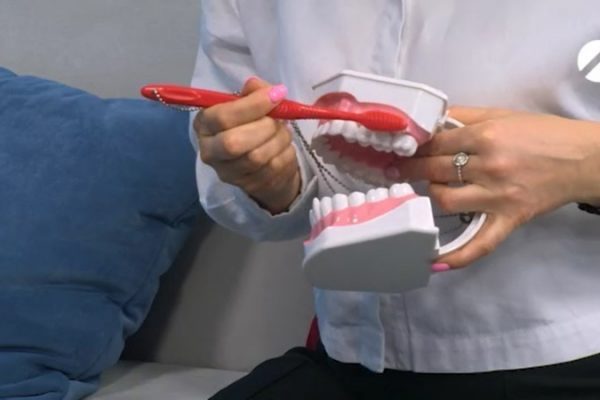 Чем опасно домашнее отбеливание зубов