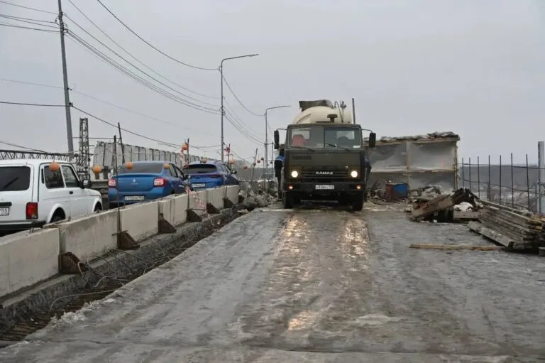 Открытие многострадального моста в Кузбассе перенесли на конец 2026 года