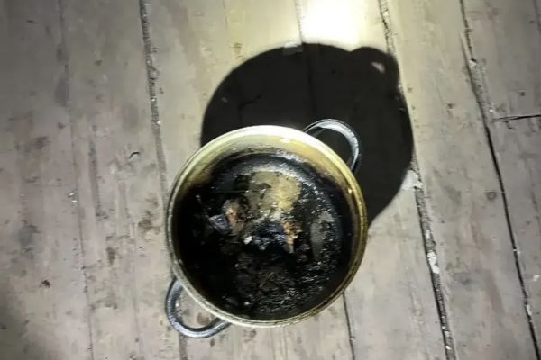 В Астрахани огнеборцы спасли женщину на пожаре