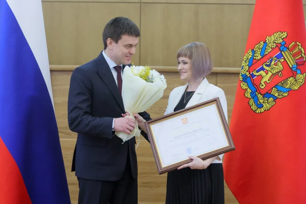 Губернатор Красноярского края вручил награды 33 жительницам региона накануне 8 Марта