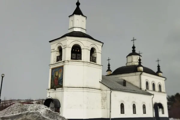 В Кузбассе древнюю церковь 18 века, которая сейчас используется как склад, признают объектом культурного наследия