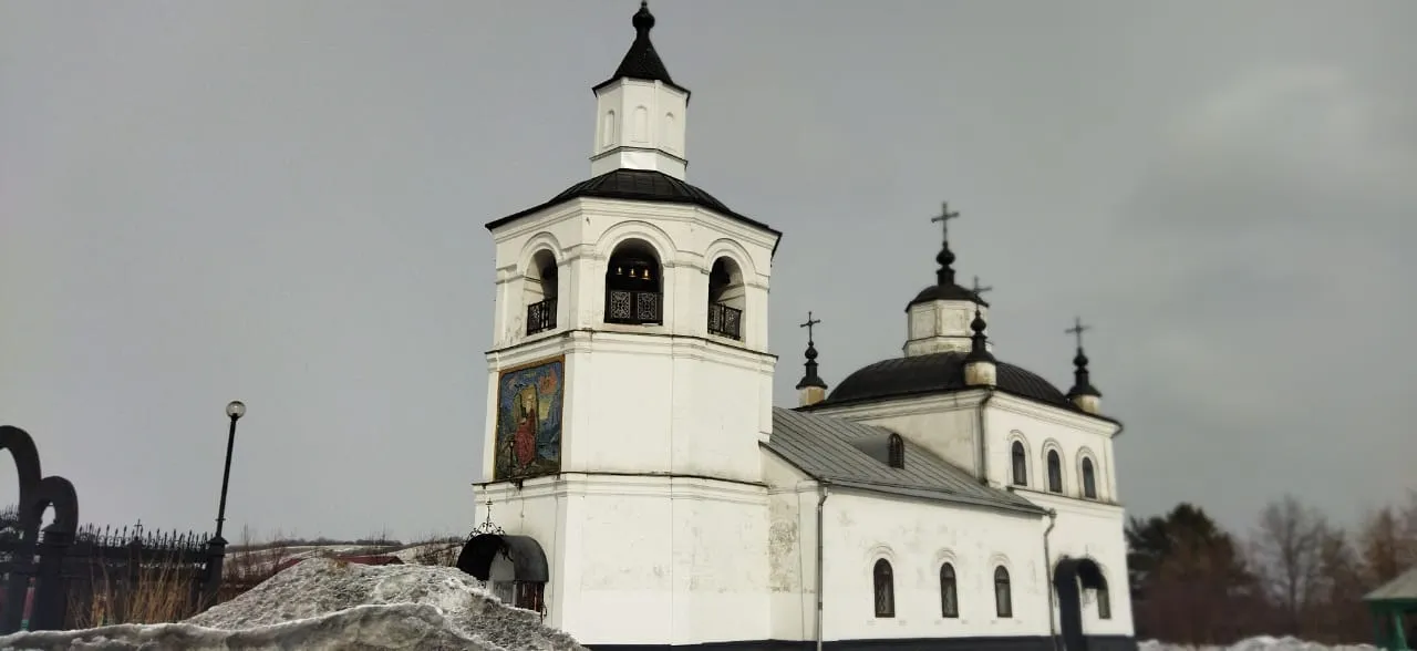 В Кузбассе древнюю церковь 18 века, которая сейчас используется как склад, признают объектом культурного наследия