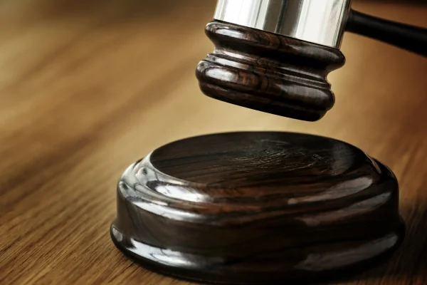 В Кузбассе брат погибшего участника СВО через суд лишил его вдову выплат, доказав фиктивность брака