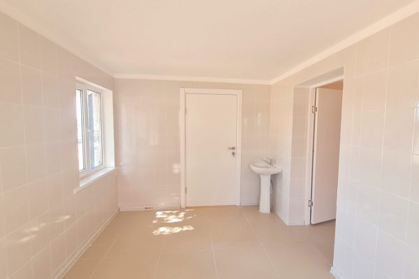 Володарская больница взыскала с подрядчика компенсацию за затянувшийся ремонт поликлиники | АРБУЗ