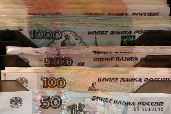 Юрист Южалин объяснил, можно ли получать зарплату наличными