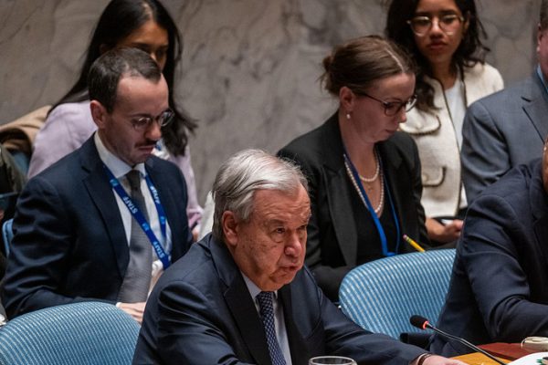 Генсек ООН призвал к деэскалации и прекращению огня на Ближнем Востоке