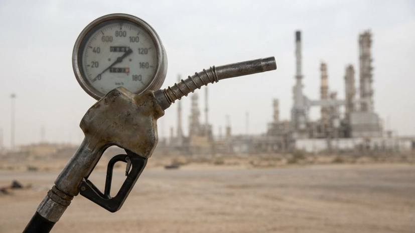 Аналитик Чернов: цены на нефть могут превысить $100 на фоне ситуации в Иране