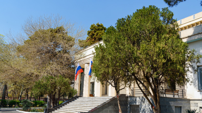 Члены семей посольства России эвакуированы из Ирана