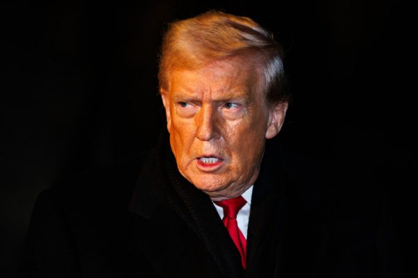 Трамп заявил, что раздумывает о взятии Ормузского пролива под контроль США