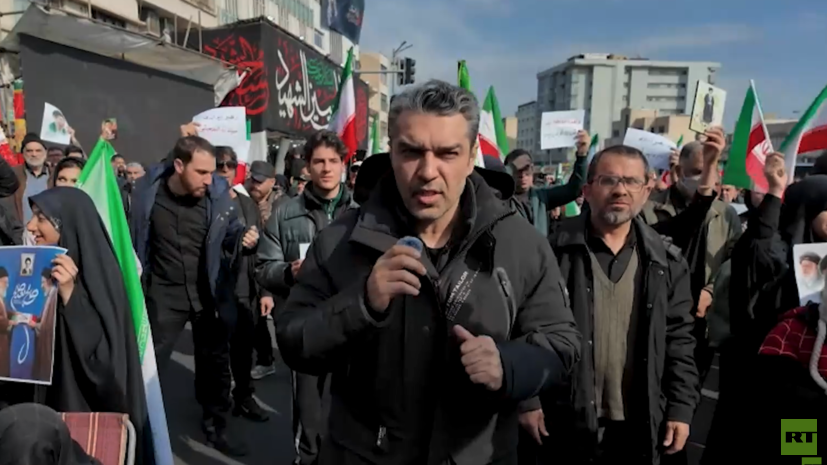 Тысячи жителей Тегерана вышли на улицы, чтобы поддержать Моджтабу Хаменеи