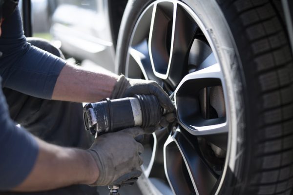 Автоэксперт Родионов рассказал о последствиях слишком ранней замены шин