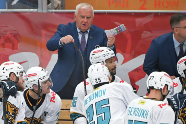 У хоккейного тренера Крикунова отобрали вид на жительство в Латвии