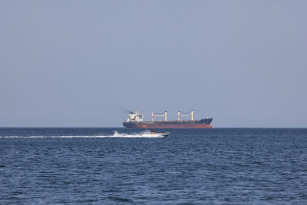 Дэвис: превосходство будет на стороне Ирана, пока он блокирует Ормузский пролив