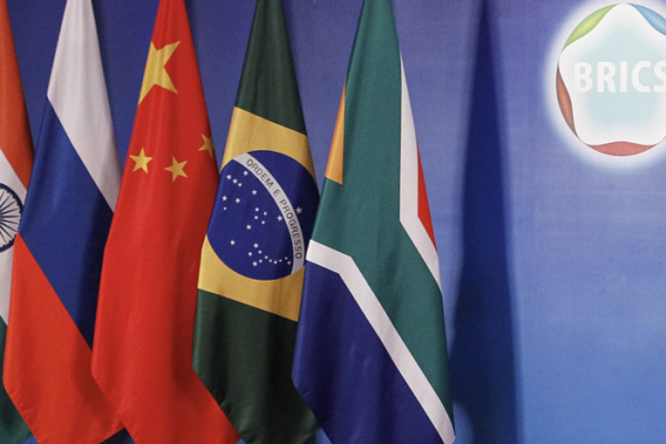 Пезешкиан призвал БРИКС играть независимую роль в конфликте на Ближнем Востоке