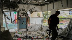 «12 канал»: в Димоне на юге Израиля при ракетном обстреле пострадали 20 человек