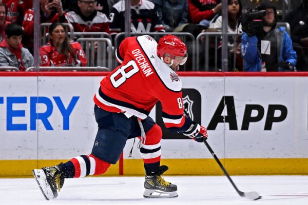 «Никто не побьёт достижение моего сына»: мама тепло поздравила Овечкина, а легенды хоккея просят его не останавливаться