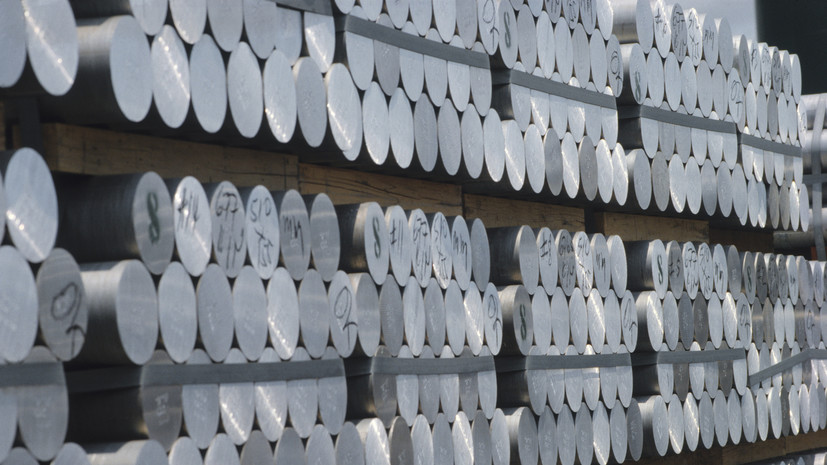 FT: автопроизводители скупают алюминий из-за ситуации на Ближнем Востоке