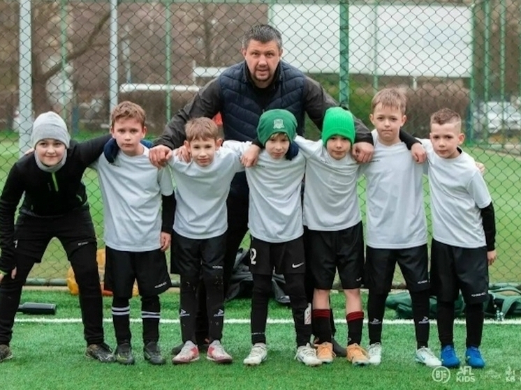 Депутат ЗСК Станислав Гринев поддерживает развитие детского футбола в Краснодаре
