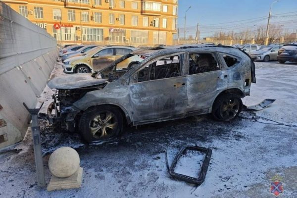 В Волгограде ночью сгорел автомобиль