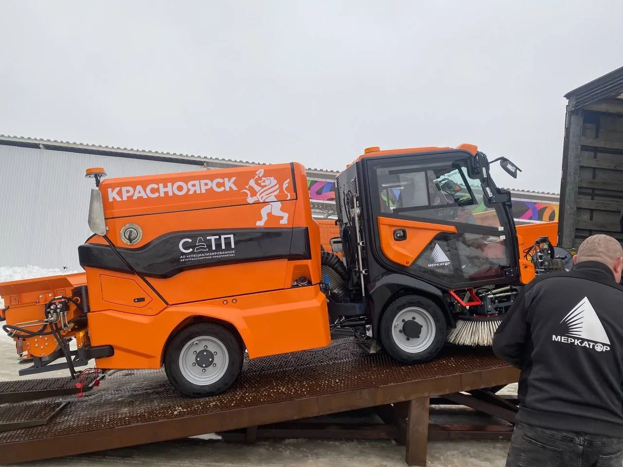 Новая партия коммунальной техники прибыла в Красноярск