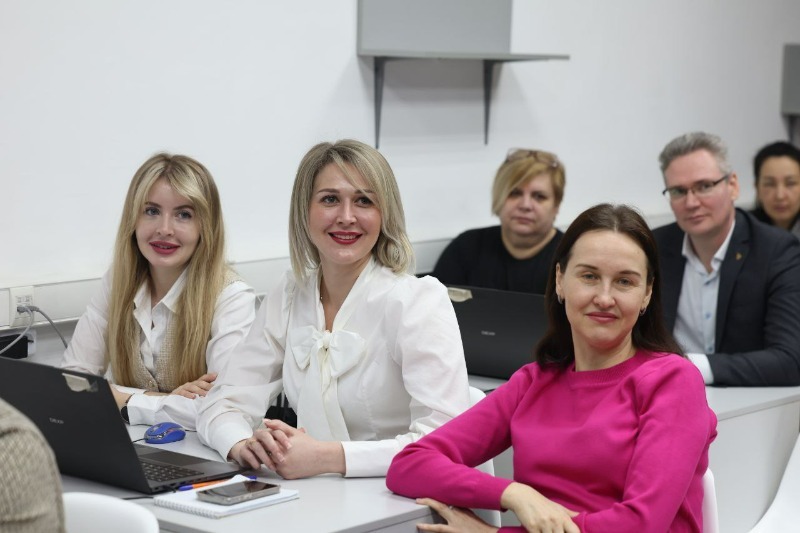 Члены астраханских избирательных комиссий изучают новую программу ЦИК РФ