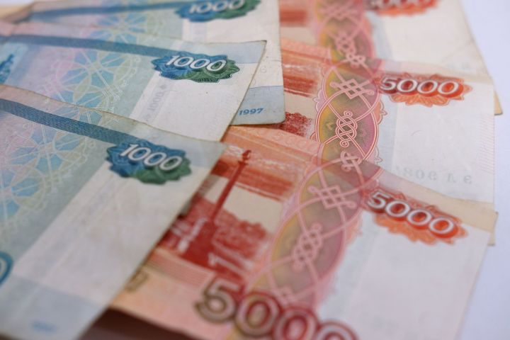 Контроль за безналичными доходами россяин хотят усилить 