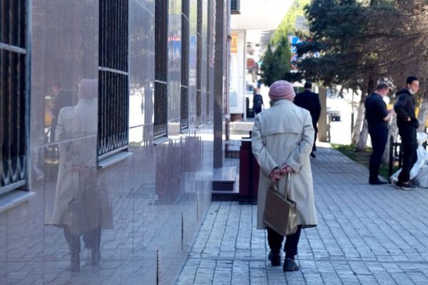 Какой в России средний размер социальной пенсии и сколько человек ее получают