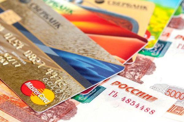 Группа астраханцев ответит перед судом за махинации с банковскими картами