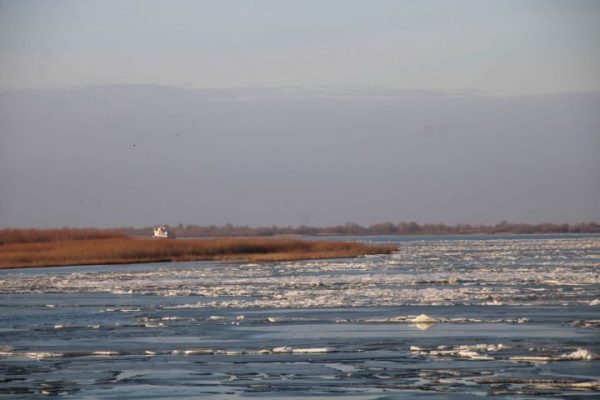Снежно-дождевые осадки на фоне сильного ветра. Метеорологическая обстановка в районах Астраханской области на 5 марта