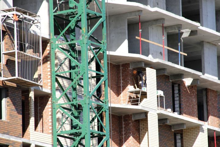 Сколько должен получать астраханский строитель I разряда