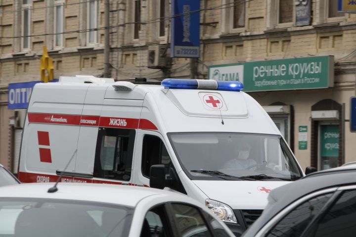 Астраханец поступил в больницу с тотальным поражением легких