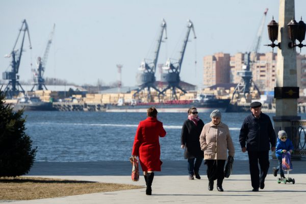 Служба занятости создала портрет трудоустроенной астраханки | АРБУЗ
