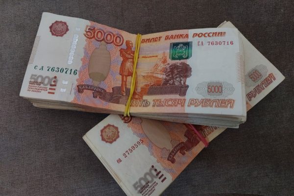 В Астрахани мужчина накопил состояние, но потерял все за один день | АРБУЗ