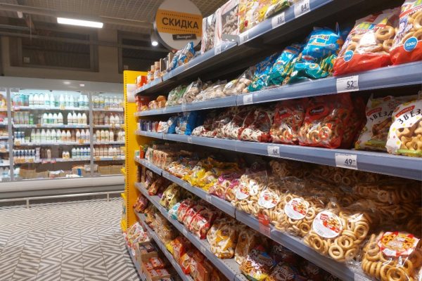 В магазине Астрахани коляска стала прикрытием для женщины: не прокатило | АРБУЗ