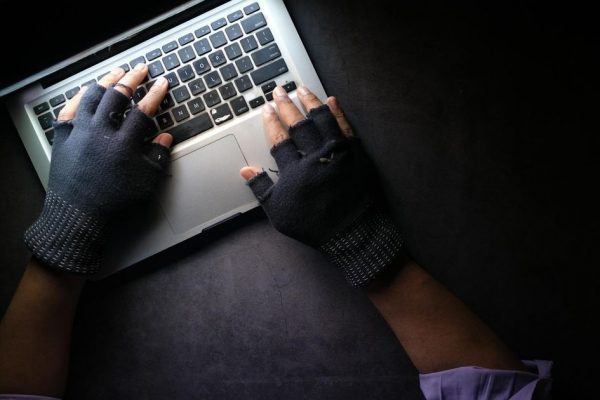 Хакеры взломали иранское приложение для молитвы и призвали свергать власть