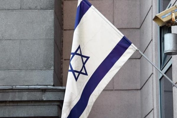 Посольство РФ посоветовало россиянам срочно уезжать из Израиля