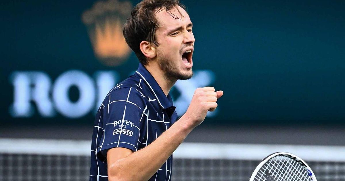 Медведев вышел в полуфинал «Мастерса» в Индиан-Уэллсе после выспоренного очка