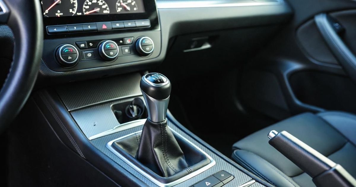 Автомобилям с механической коробкой передач грозит исчезновение