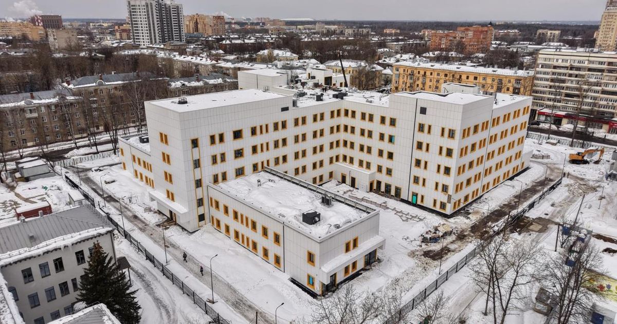 В Королеве уже на 80% построили новую поликлинику