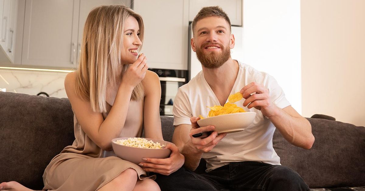 Можно ли есть чипсы и попкорн во время поста: ответ священника