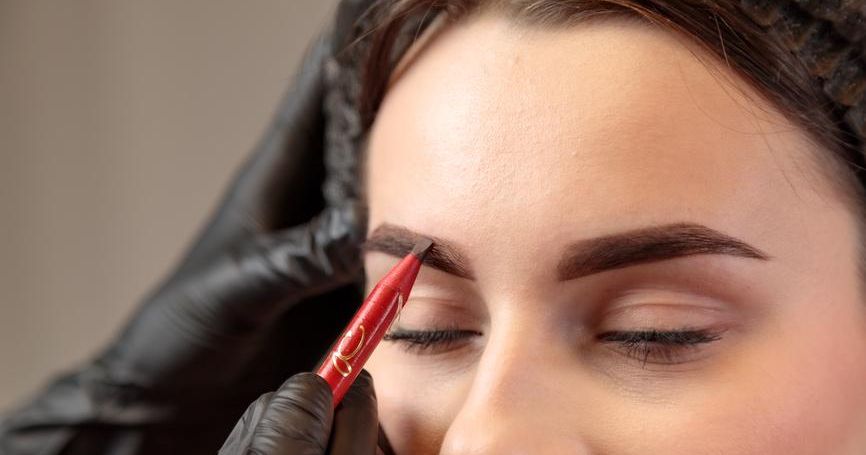 В известном средстве для татуажа бровей из США нашли вызывающий рак кобальт