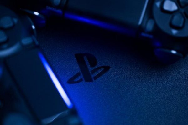 Самый страшный кошмар: россияне купили кишащую тараканами Playstation 4