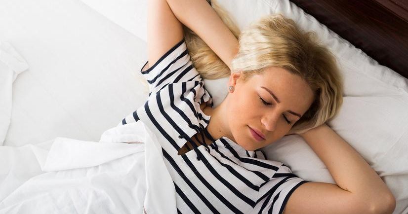 Невролог Абдулхаирова назвала самую полезную позу для сна