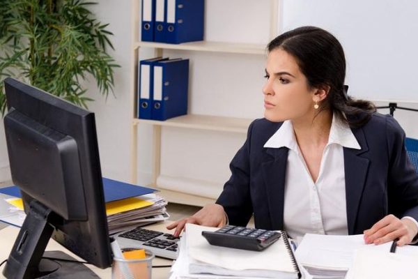 Юрист Свечникова разъяснила правила работы 8 Марта