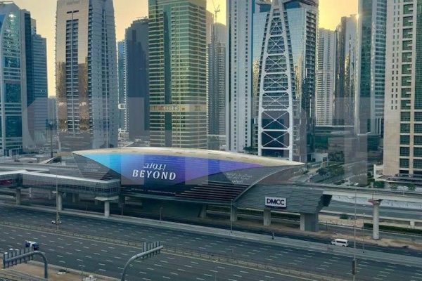 «Город как будто вымер»: Дубай опустел после ночных ракетных ударов