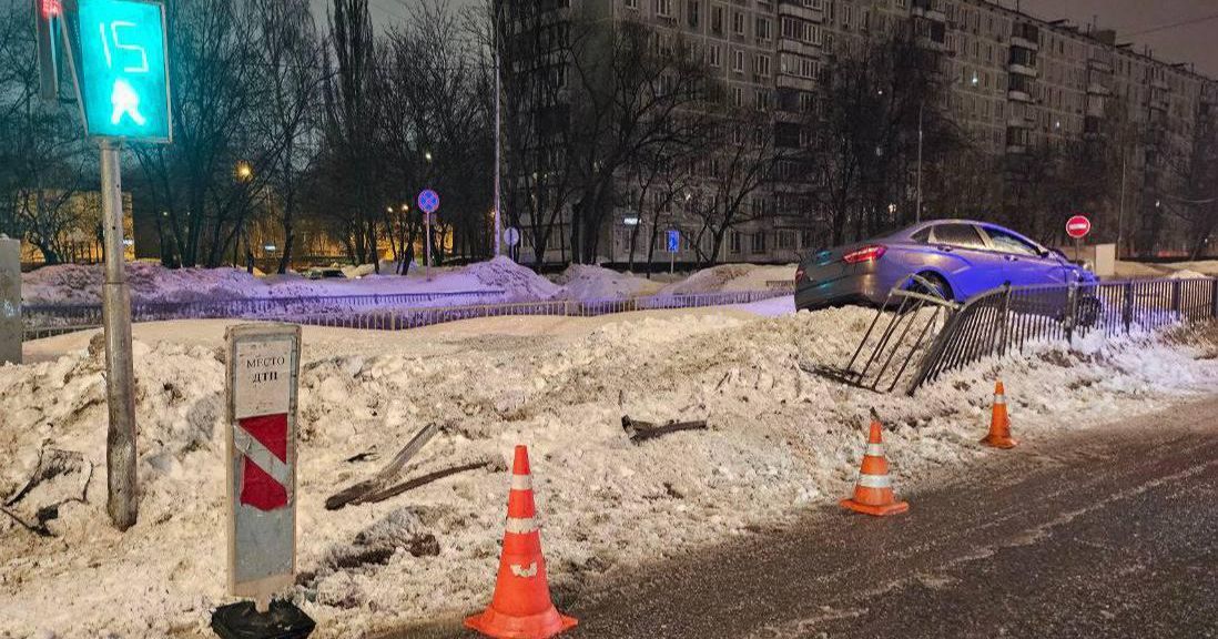 Пьяный водитель насмерть сбил девочку-подростка в столице