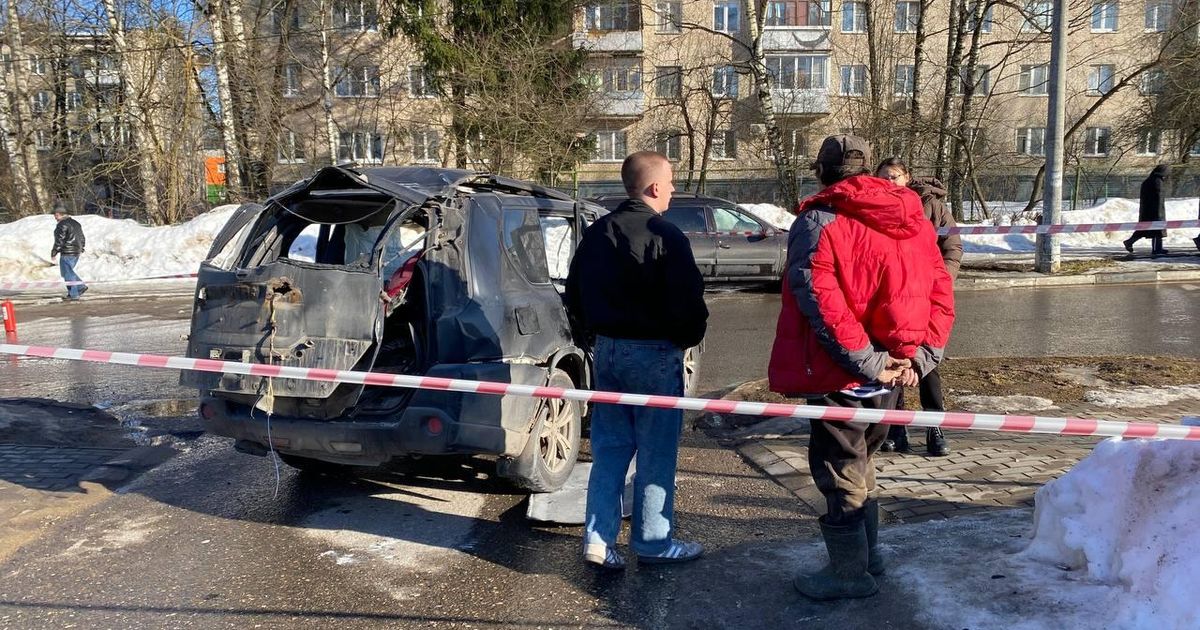 Появилось фото с места подрыва внедорожника возле ТЦ в Подмосковье